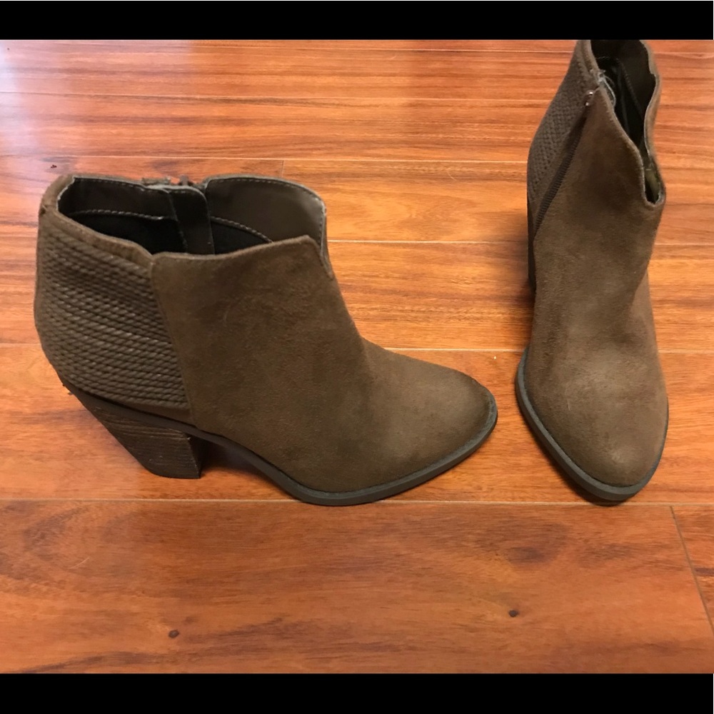 Carlos Santana brown booties